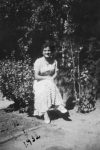 OLGA no dia 13 de abril de 1932, quando completou 22 anos.