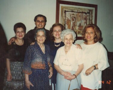 OLGA com a irmã ALICE e os sobrinhos MARIA MÉLIA, JOSÉ ANTONIO, MARIA ALICE e MARIA ANGÉLICA.