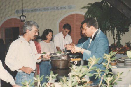 Serviço no almoço de 1995 para festejar os 85 anos da Tia Olga.